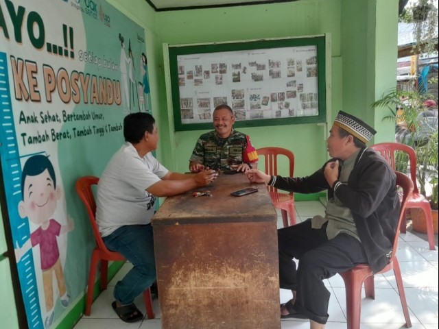 BABINSA KORAMIL 06/KD LAKSANAKAN KOMSOS DENGAN TOKOH AGAMA