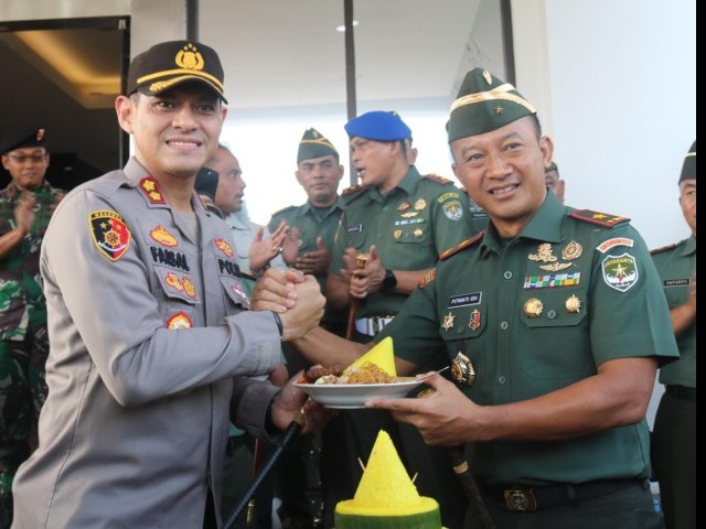 Danrem 052/Wkr Berikan Surprise Kepada Polres Tangsel di HUT Bhayangkara ke 77