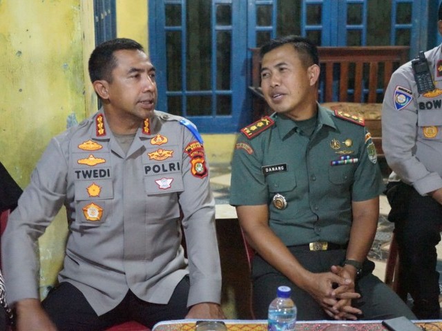 Dandim 0509/Kab. Bekasi Bersama Kapolres Metro Bekasi Sapa Warga Satu Rasa Masyarakat Tambelang Kabupaten Bekasi