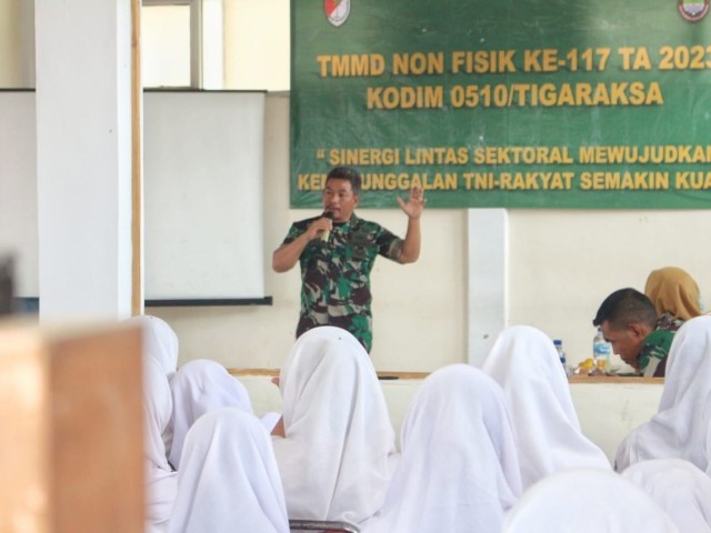 Cegah Kenakalan Remaja, Satgas TMMD Ke 117 Kodim 0510/Tigaraksa Gandeng Dinsos Kab Tangerang Penyuluhan Di SMK Insan Madani