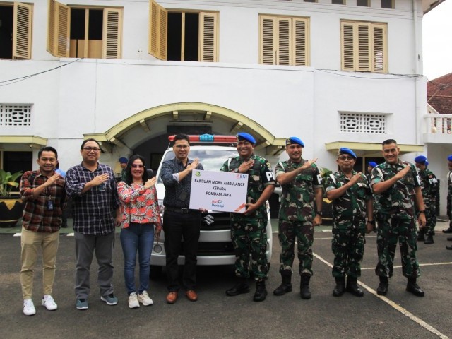 BANK BNI HIBAHKAN 1 UNIT KENDARAAN AMBULANCE UNTUK POMDAM JAYA