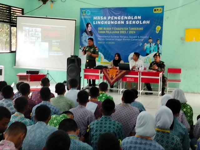 Danramil 13/Cisoka Berikan Wasbang di MPLS SMK 9