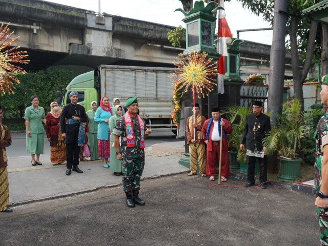Kodim 0502/Jakarta Utara Gelar Tradisi Penyambutan Dandim Baru