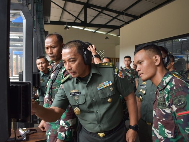 Danyonif Mekanis 202/Tajimalela Dampingi Kapushubad Dalam Uji Fungsi Lapangan Tembak (MIT)