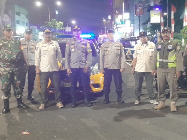 Kondusifkan Wilayah, 10 Personil Koramil 01/Tamansari Ikuti Apel dan Patroli Cipta Kondisi