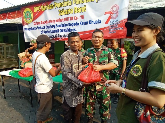 SAMBUT KEMERDEKAAN RI KE 78 TAHUN 2023, KORAMIL 06/KD BERSAMA DENGAN BARISAN PECINTA PANCASILA BAGIKAN SEMBAKO