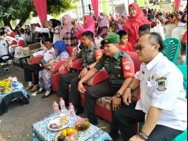 Meriahkan HUT RI ke 78 Babinsa Hadiri Lomba Menari Kreasi Tradisional