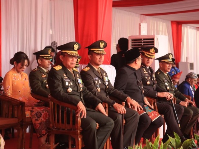 Danrem 052/Wijayakrama Hadiri Upacara HUT ke - 78 Kemerdekaan RI Di Kota Tangerang Selatan