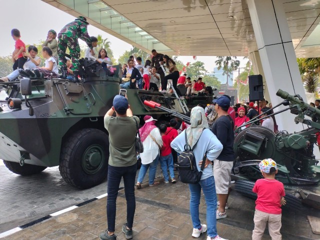 Di Hari Ke 8 Pameran Alutsista, Pengunjung Memadati Area Pameran