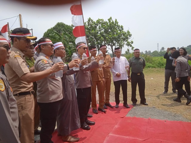Babinsa Koramil 10/Sepatan Hadiri Peresmian Sarana Air Bersih