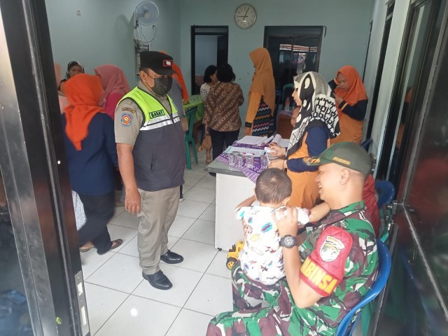 Peduli pertumbuhan anak, Babinsa Koramil 02/SB  bersama 3 pilar laksanakan stunting