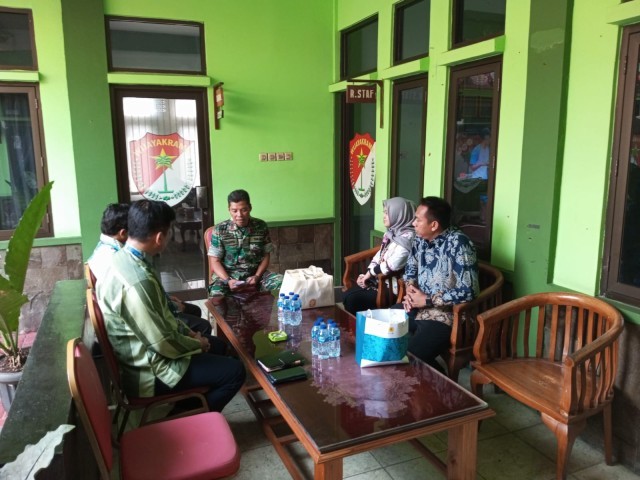 Jalin Silaturahmi dan Kemitraan, Danramil 05/KJ Terima Kunjungan PT PLN UP 3 Kec Kebon Jeruk