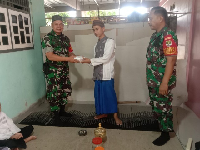 Peduli Santri, Koramil 05/Balaraja Safari Jum'at Berkah ke Ponpes At Taqwa Arriminian