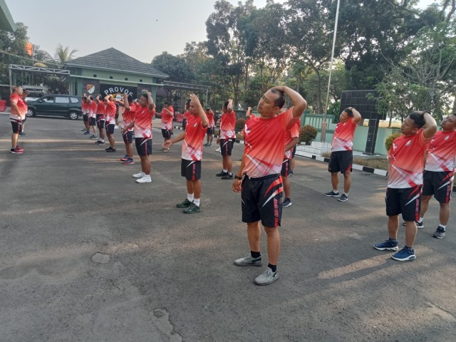 Pasi Ter  Kodim 0510/Tigaraksa Pimpin Apel Pagi dan Olahraga