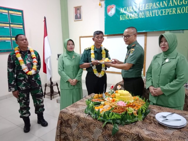 Merawat Jiwa Korsa Danramil 02/Batuceper Lepas Dua Babinsa Purna Tugas