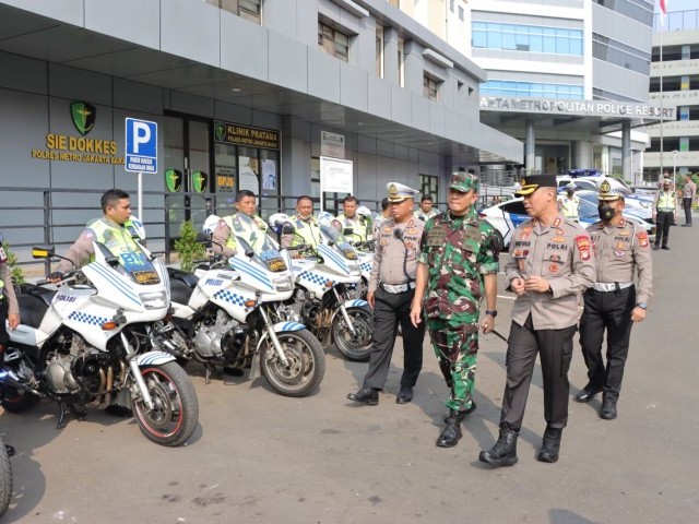Dandim 0503/JB Hadiri Apel Gelar Pasukan Dalam Rangka Ops Zebra 2023
