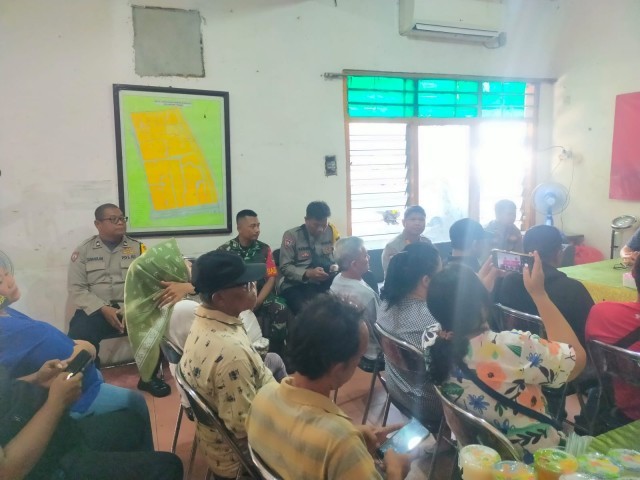Babinsa Sertu Suharno Hadiri Jum'at Curhat Polsek Metro Tamansari
