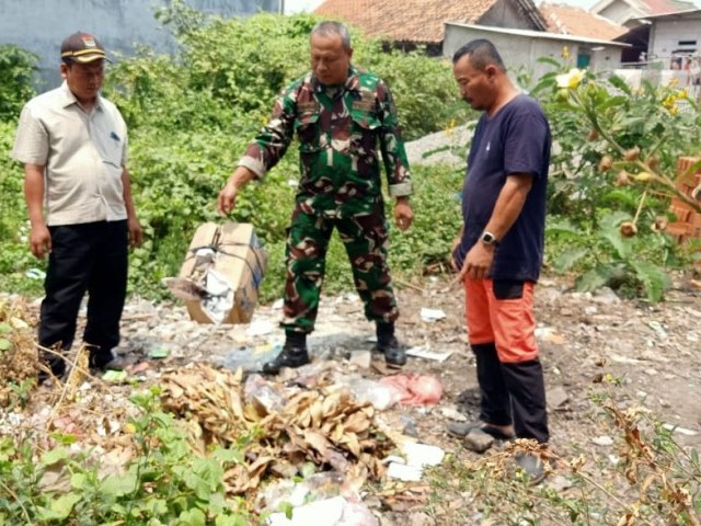 Babinsa Patroli Imbauan Warga Tidak Membakar Sampah
