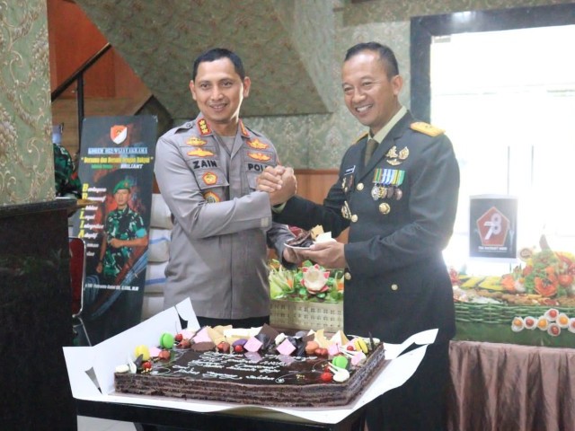 Peringati HUT ke-78 TNI, 3 Kapolres Sambangi Makorem 052/Wijayakrama
