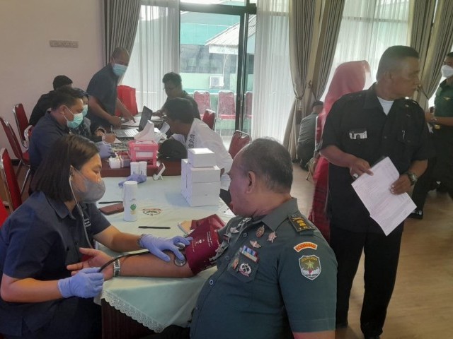 Kodim 0502/JU Gelar Donor Darah Dalam Rangka HUT Ke-25 Korem 052/Wijayakrama