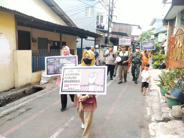 Babinsa Koramil 05/Tanah Abang Bersama Tiga Pilar Melaksanakan Sosialisasi Tentang Bahaya Narkotika
