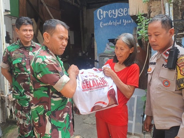 Bakti sosial bersama Koramil 02/Sawah Besar