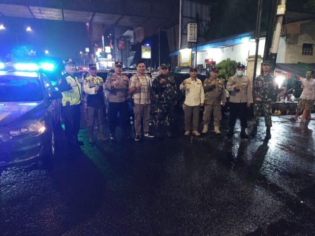 Ciptakan Kenyamanan Wilayah di Malam Hari, Tiga Pilar Tamansari Gelar Apel dan Patroli