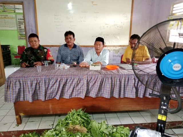 Babinsa Monitoring Penyaluran Bantuan pengentasan KRS