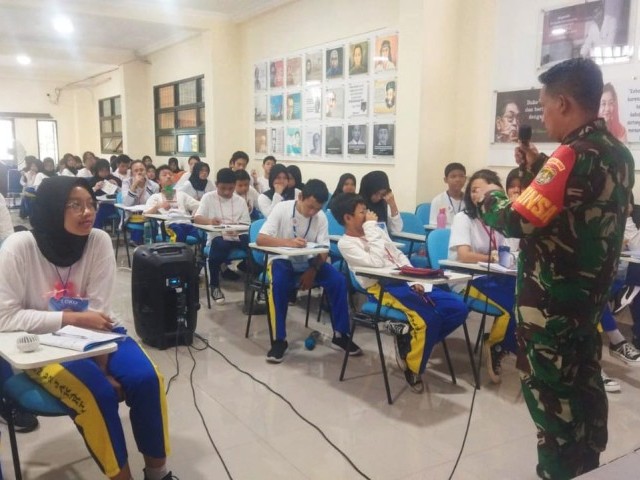 Motivasi Para Siswa, Babinsa Koramil 01/Jatinegara Giat Wasbang