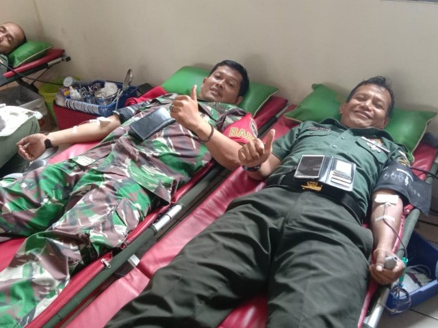 Babinsa Kodim 0506/Tangerang Ikuti Donor Darah Rutin Kelurahan Pajang