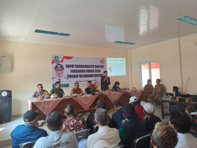 Sukseskan Pemilu Damai, Babinsa Koramil 01/Kranji Hadiri Rakor Persiapan Pemilu 2024 di Wilayah Bintara
