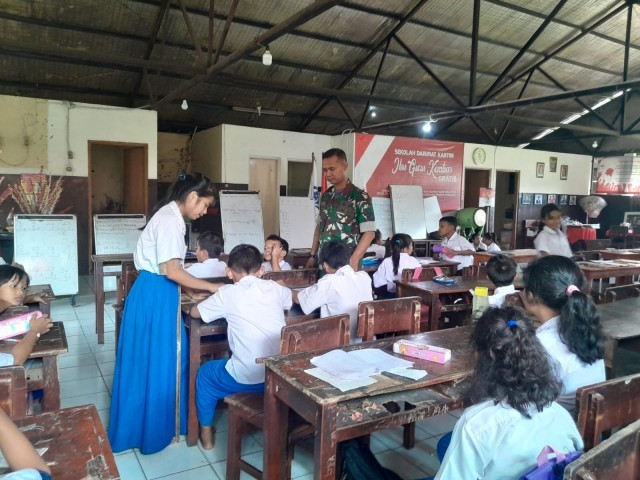 Babinsa Koramil 02/Penjaringan Melaksanakan Kegiatan Army Go To School