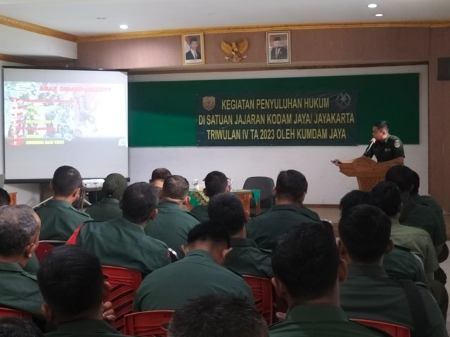 Tingkatkan Disiplin Prajurit, Anggota Kodim 0505/Jakarta Timur Terima Penyuluhan Hukum dari Kumdam Jaya