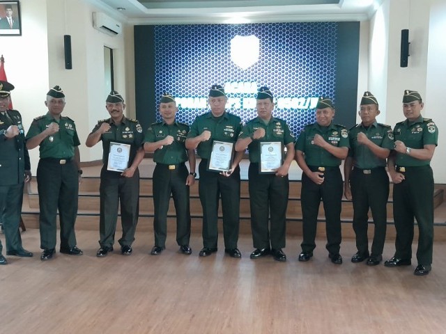Kasdim 0502/JU Pimpin Acara Korp Raport Masuk Dan Pindah Satuan, Serta Purna Tugas Bintara
