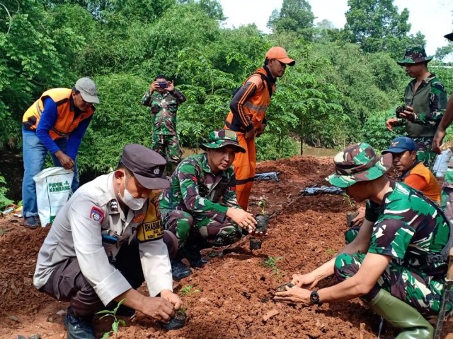 Karya Bakti Kodim 0505/Jakarta Timur Bersama Tiga Pilar Dan PPSU