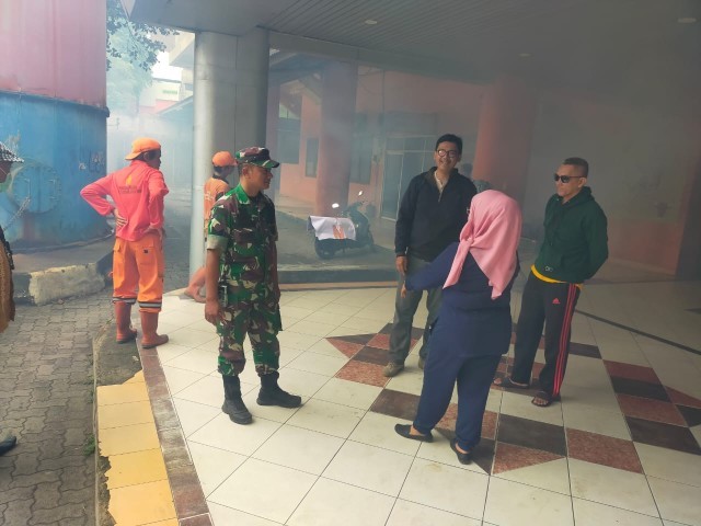 Tingkatkan Sinergitas Dengan Aparat Kelurahan, Babinsa Serka Suharno Gelar Komsos