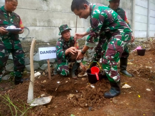Antisipasi Banjir, Bersama Forkopimda Kodim 0506/Tgr Bersihkan Kali Sipon