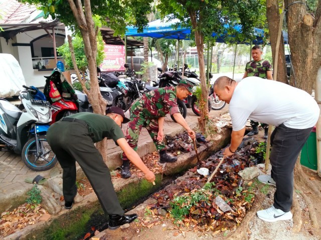 Sambut HUT Ke-74th Kodam Jaya, Koramil 06/KD Kodim 0503/JB Gelar Karya Bakti TNI