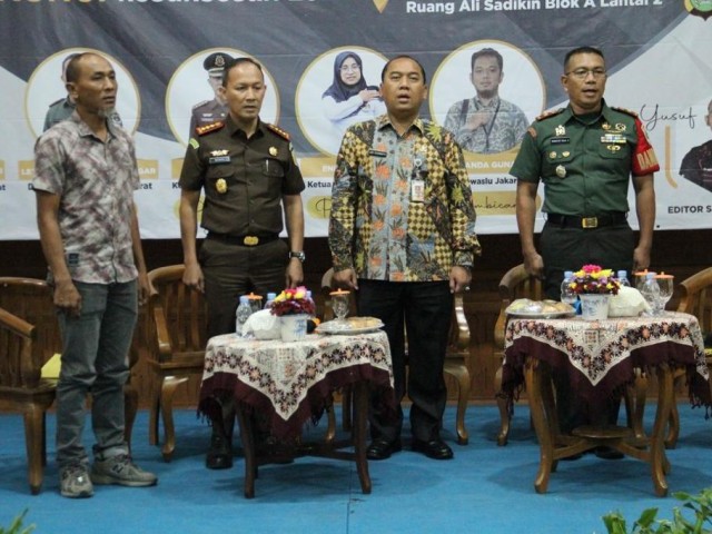 Danramil 03/Grogol Petamburan Mayor Inf Manatap Rajagukguk Hadiri Diskusi Publik Pemilu Damai Kunci Kesuksesan 2024