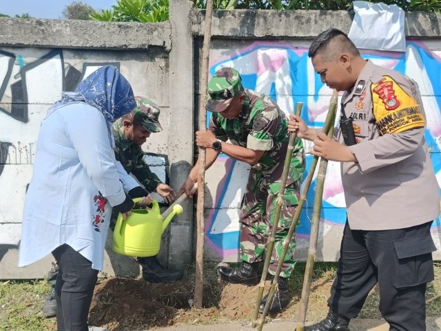 Penghijauan, Koramil 07/Pdk Aren Dan Tiga Pilar Bersatu Dalam Penanaman Pohon
