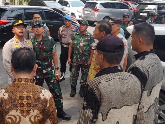 Dandim 0509/Kab. Bekasi Bersama Kapolres Metro Bekasi Tinjau Gereja dan Pos Pengamanan Perayaan Natal