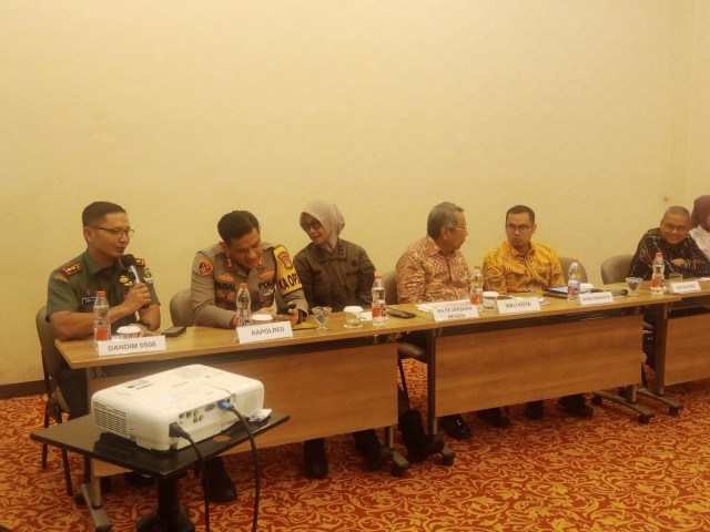 Hadiri Rapat Forkopimda, Dandim 0506/Tgr Tegaskan Netralitas dan Profesionalitas Di Pemilu Dan Pilpres 2024 Di Tangerang Selatan