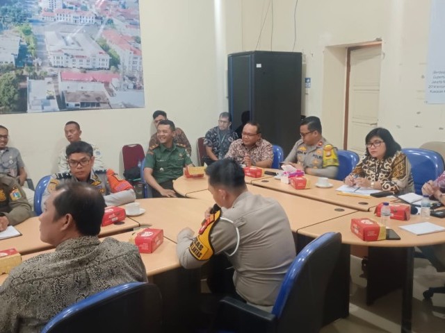 Danramil 01/Tamansari Hadiri Rapat Persiapan Akhir Kegiatan Malam Pergantian Tahun Baru 2023 - 2024