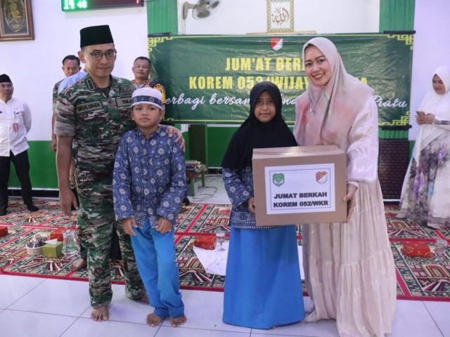 Sambangi Yayasan Bina Sosial, Korem 052/Wkr Berikan Santunan
