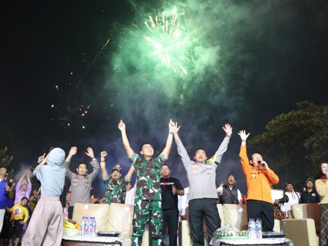 Dandim 0509/Kab. Bekasi Bersama Forkompinda Tinjau Pengamanan Malam Tahun Baru