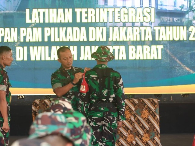 DANREM 052/WIJAYAKRAMA MEMBUKA LATIHAN TERINTEGRASI PENGAMANAN PILKADA 2024 DKI JAKARTA