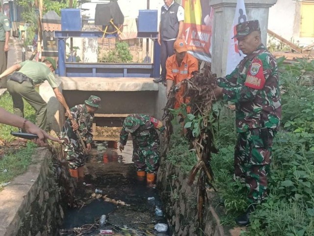 Hadirnya Babinsa Koramil Kramatjati, Lingkungan Bersih