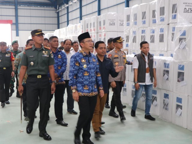 Pastikan Kesiapan Pemilu 2024 Berjalan Lancar, Dandim 0509/Kab. Bekasi Bersama Forkopimda Tinjau Gudang Logistik KPU