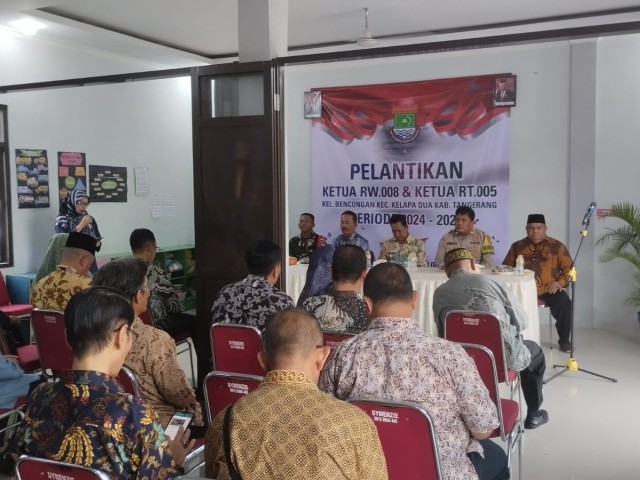Tingkatkan Kolaborasi di Wilayah Binaan, Babinsa Hadiri Pengukuhan Ketua RT/RW