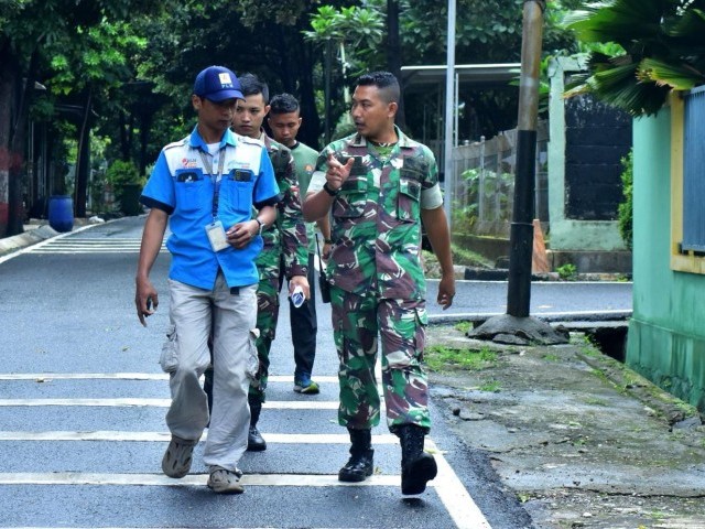 Brigif 1 Jaya Sakti Bersama PLN Melaksanakan Pengecekan LGA di Asrama